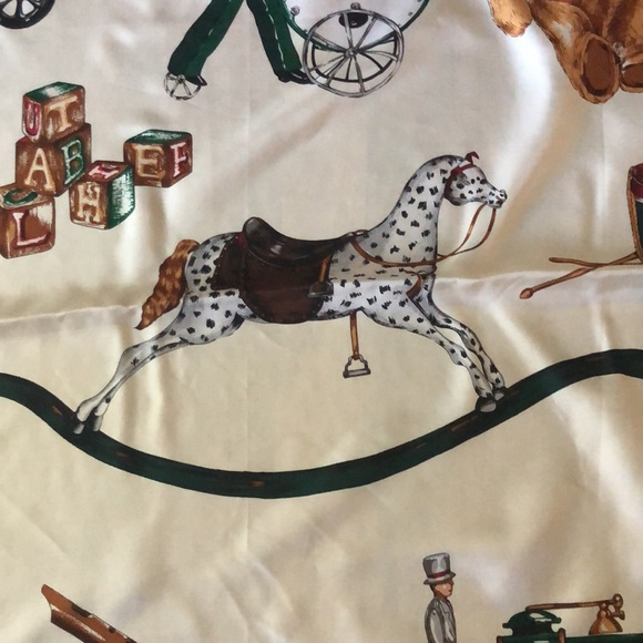 VTG Echo Christmas Ornament Print Festive & Gorgeous. 100% Silk - Picture 5 of 16